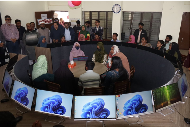 প্রযুক্তি নির্ভর শিক্ষার প্রসারে নতুন মাইলফলক: খুলনা বিশ্ববিদ্যালয়ের বাংলা ডিসিপ্লিনে আধুনিক কম্পিউটার ল্যাব উদ্বোধন